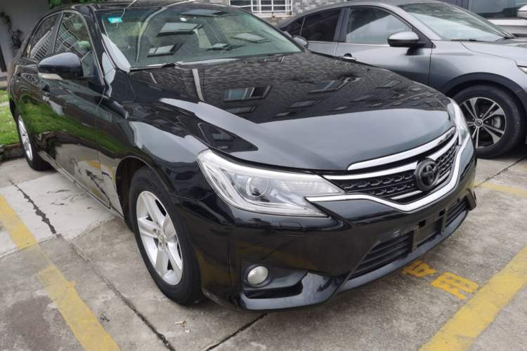 Used Toyota Reiz 2013 2.5V Elite Edition Front Right 45 Deg