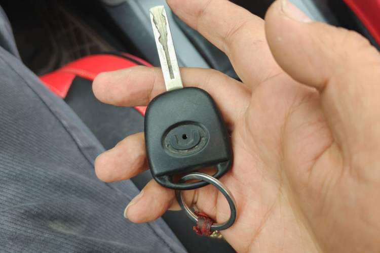 Used Geely Auto GX7 2015 Classic Edition 1.8L Manual Elite Model China V Standard Vehicle Key