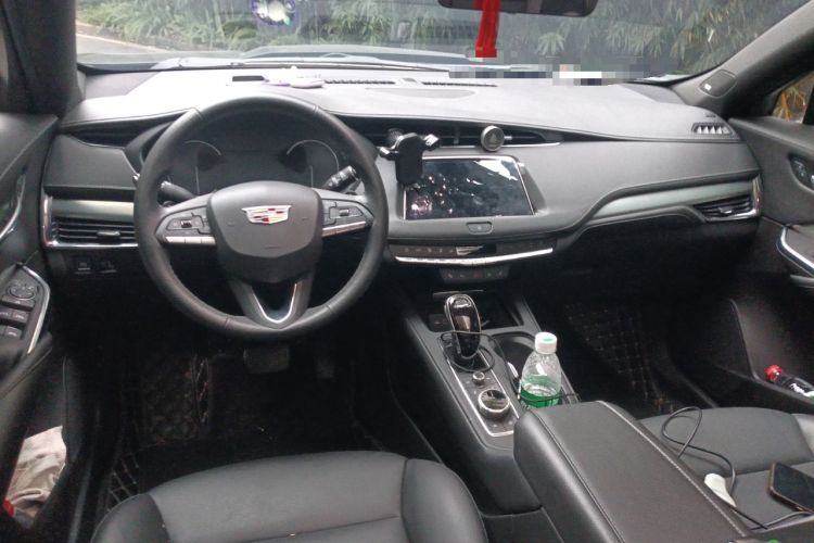 Used Cadillac XT4 2022 28T Two-Wheel-Drive Luxury Version