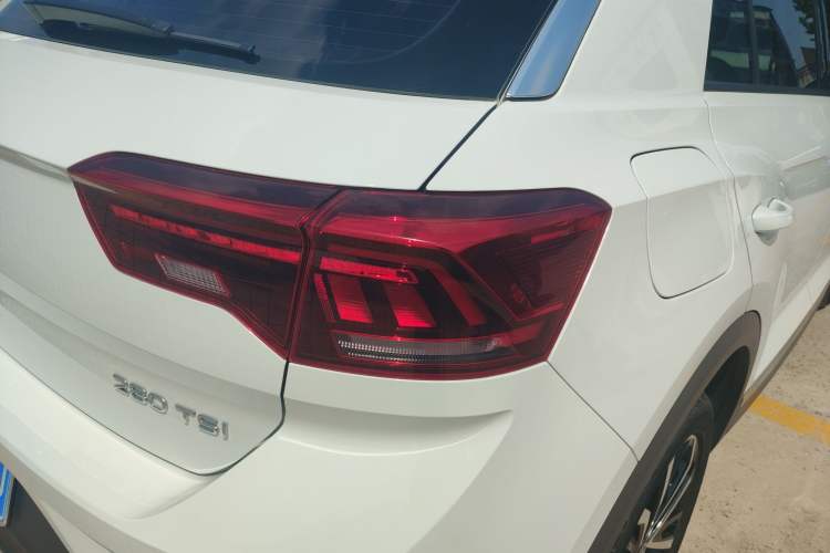 Used Volkswagen T-ROC 2022 280TSI DSG Two-Wheel Drive Comfort PLUS Right Rear Taillight