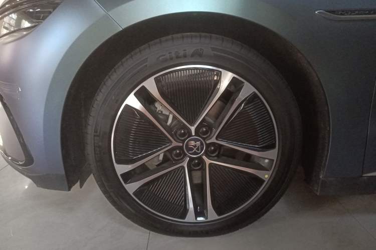 Used BYD Han 2023 EV Champion Edition 605KM Front-Drive Premium Model
