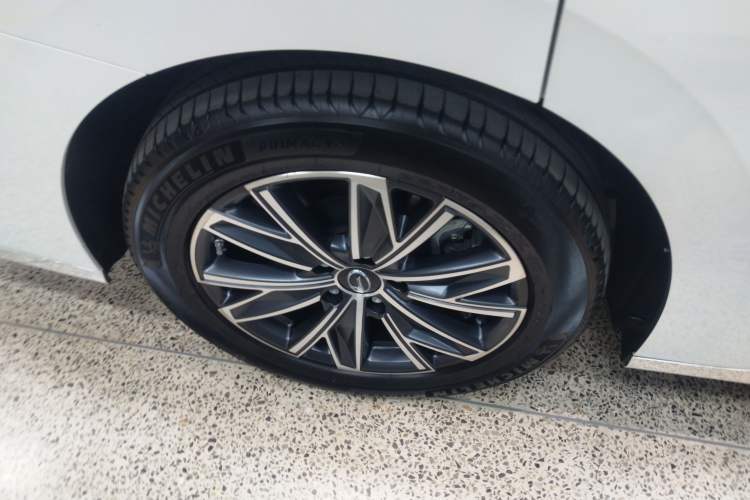 Used GAC Trumpchi M8 2024 Master Series Super Hybrid Edition Right Rear Wheel Hub