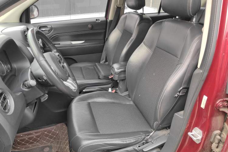 Used Jeep Compass 2014 2.4L four-wheel drive luxury version
