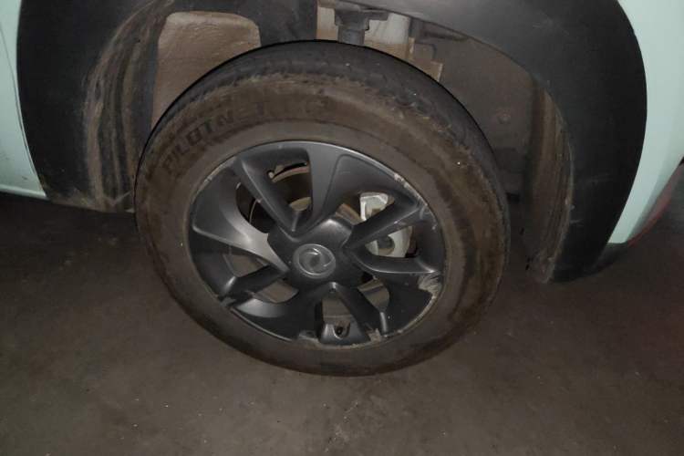 Used Dongfeng NAMMI BOX 2022 Chasing Wind Edition 351 km Advanced Model Right Front Wheel Hub