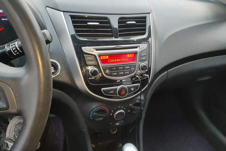 Used Hyundai Verna Ray 2014 1.6L Automatic TOP