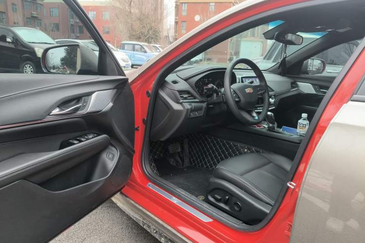 Used Cadillac CT4 2023 25T Luxury Model Interior 3