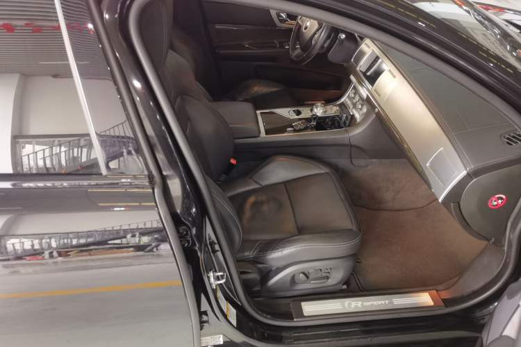 Used Jaguar XF 2015 XF 3.0 SC R-Sport Luxury Edition Right Front Seat