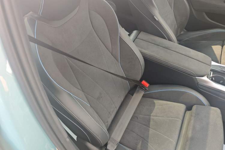 Used Volkswagen Passat 2025 Pro 380TSI Starry Dragon Luxury Edition
