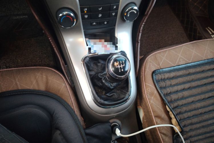 Used Chevrolet Cruze 2015 1.5L Classic SL MT Gear Lever