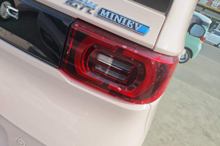 Used Wuling Hongguang MINIEV 2021 Macaron Fashion Model Lithium Iron Phosphate