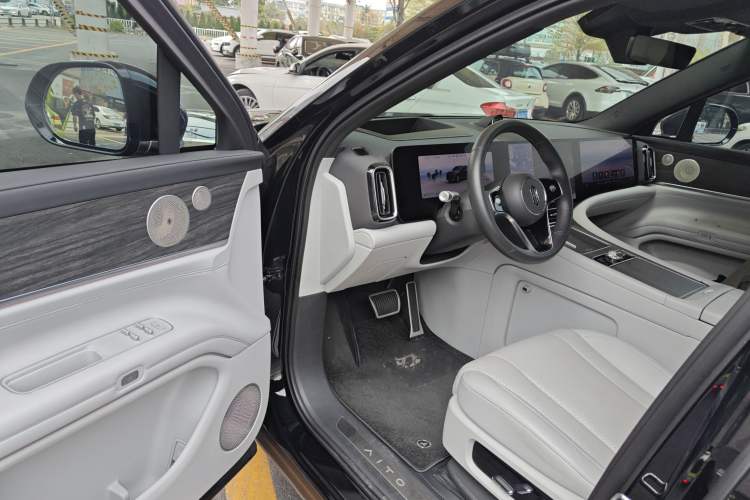 Used Hima AITO M9 2024 Range-Extended Ultra Version 42 kWh 6-Seater Model
