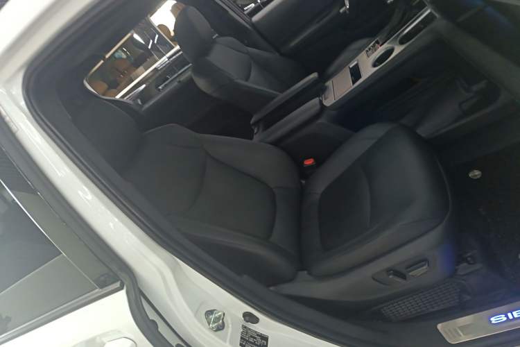 Used Toyota SIENNA 2021 2.5L Hybrid Ultimate Edition Right Front Seat