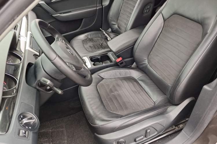 Used Volkswagen Magotan 2015 Revised Version 2.0 TSI Luxury Edition