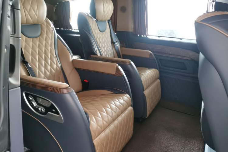 Used Mercedes-Benz Vito 2021 2.0T Elite Version 7 Seats
