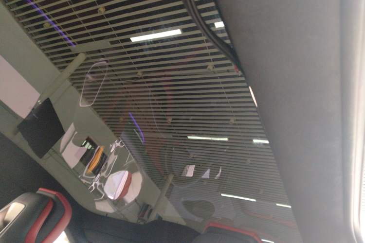 Used Xiaomi Auto SU7 2024 Four-Wheel Drive Ultra-Long Range Advanced Intelligent Driving Max Edition Headliner