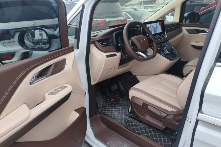 Used Bestune M9 2023 2.0T Prestige Edition
