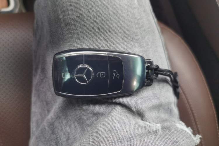 Used Mercedes-Benz E-Class 2022 Second Facelift E 300 L Luxury Edition Vehicle Key