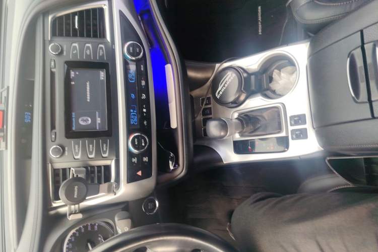 Used Toyota Highlander 2018 2.0T Four-Wheel Drive Luxury Edition 7 Seats China V Emission Standard