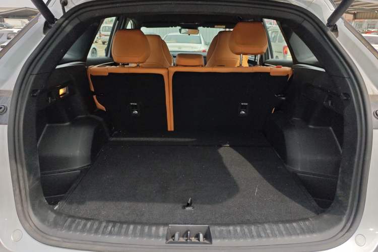 Used Geely Galaxy L7 2025 EM-i 115km Exploration+ Edition Trunk