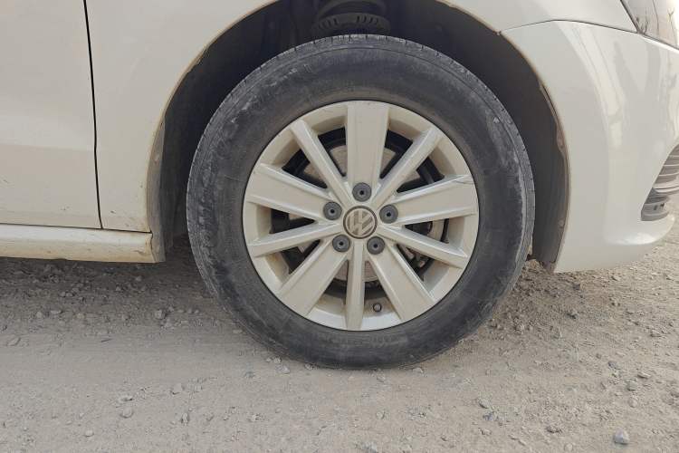 Used Volkswagen Polo 2016 1.4L Automatic Trendy Model Right Front Wheel Hub