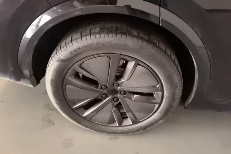 Used Li Auto L7 2024 Pro Model Right Rear Wheel Hub