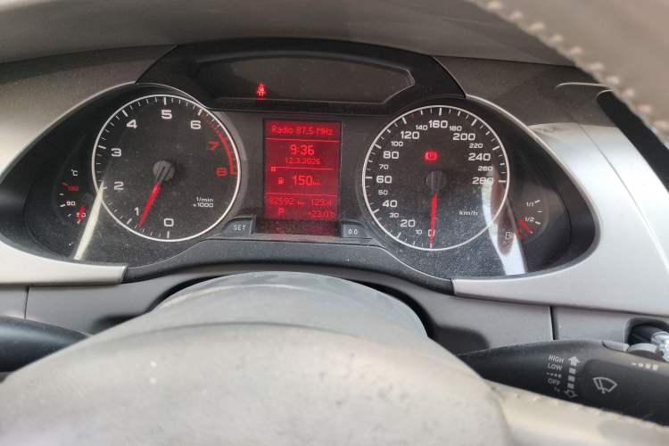 Used Audi A4L 2012 2.0 TFSI automatic standard version