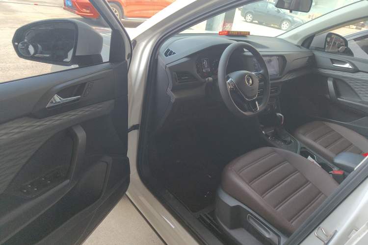 Used Volkswagen Tharu 2021 280TSI Two-Wheel Drive Trend Edition Driver Seat