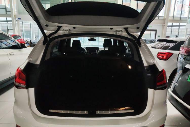 Used BMW X1 2021 Restyled sDrive25Li Leading Edition Trunk