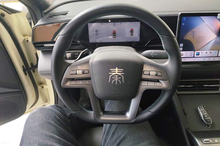 Used BYD Qin L 2025 EV 545KM Beyond Version Steering Wheel