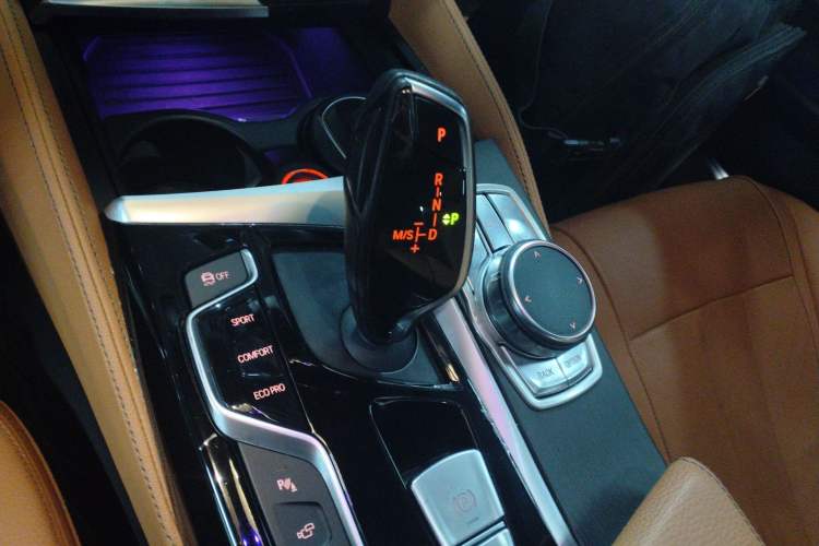 Used BMW 5 Series 2018 Facelifted 530Li xDrive M Sport Package
