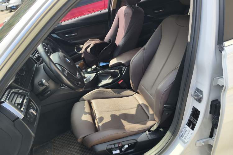 Used BMW 3 Series 2018 320Li Fashion Model Left Front Seat