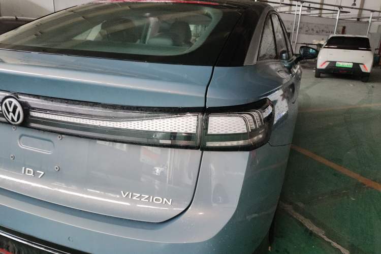 Used Volkswagen ID.7 VIZZION 2024 AIR model
