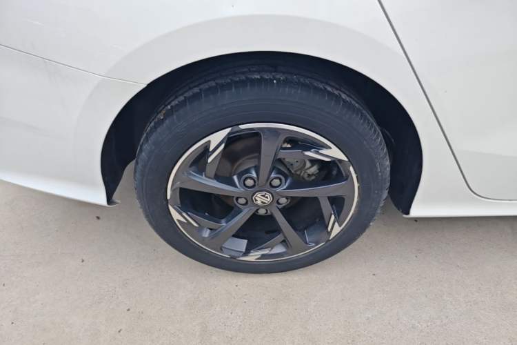 Used MG 5 2022 300TGI DCT Chao Yue Luxury Edition
