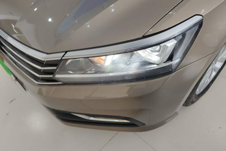 Used Volkswagen Passat 2016 330TSI DSG Luxury Edition Left Front Headlight