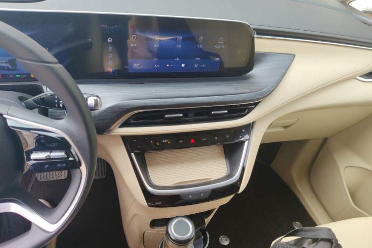 Used Buick GL8 New Energy 2025 Lushang First-Drive Edition 7-Seater