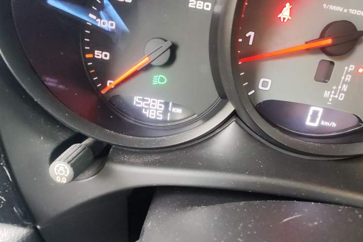 Used Porsche Macan 2016 Macan S 3.0T Odometer Close Up