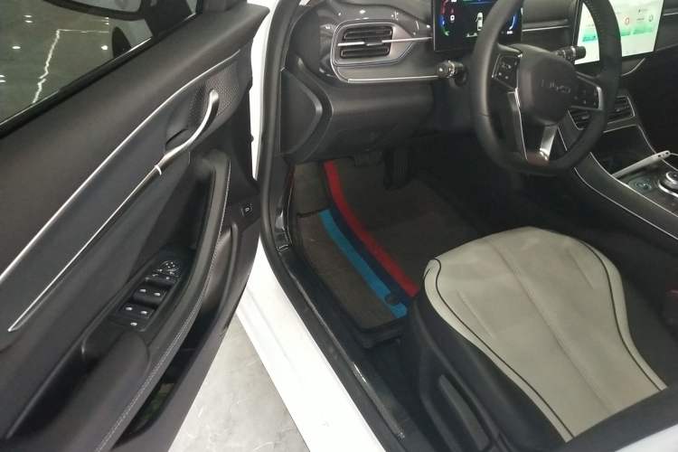 Used BYD Destroyer 05 2024 HONOR Edition DM-i 55KM Luxury Model Driver Seat
