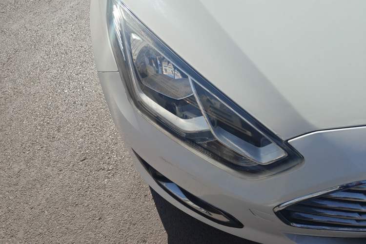 Used Ford Escort 2015 1.5L Automatic Fashion Model
