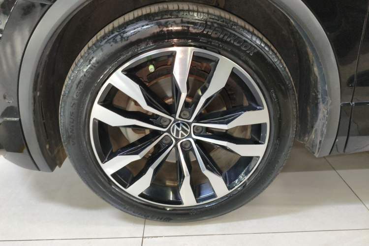 Used Volkswagen Tiguan L 2021 330TSI Automatic Two-Wheel Drive R-Line Enhanced Edition Left Front Wheel Hub