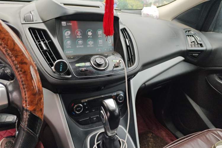 Used Ford Kuga 2013 1.6L GTDi Two-Wheel-Drive Trend Model Audio And AC Panel