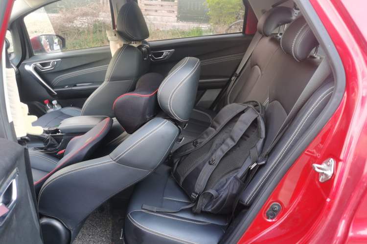 Used Geely Auto Vision X3 2019 Upgraded Model 1.5L CVT Elite Version Left Rear Seat