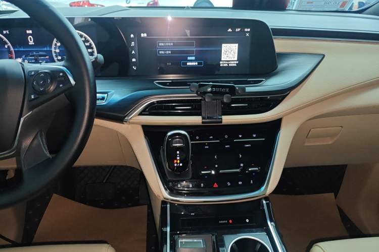 Used Buick GL8 2022 ES Land Cruiser 653T Luxury Model Audio And AC Panel