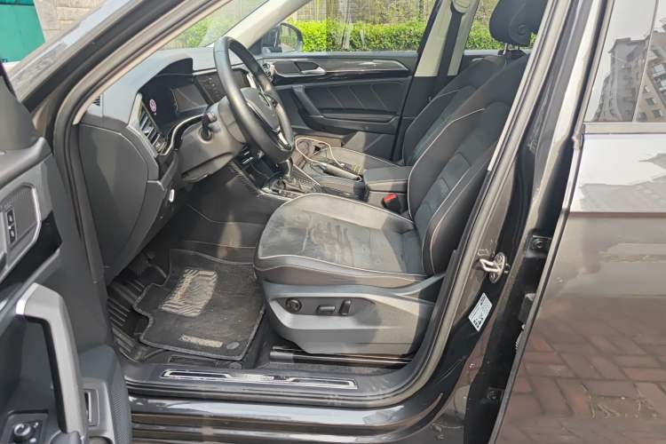 Used Volkswagen Tayron 2020 330TSI Two-Wheel Drive Luxury Connected Pro Edition Left Front Seat