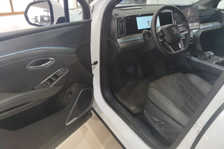 Used BYD Song L DM-i 2025 Intelligent Driving Version 160 km Beyond-Range Type
