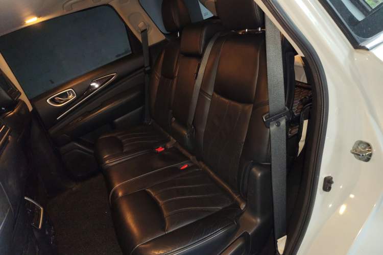 Used Infiniti JX 2013 JX35 4x4 All-Terrain Edition
