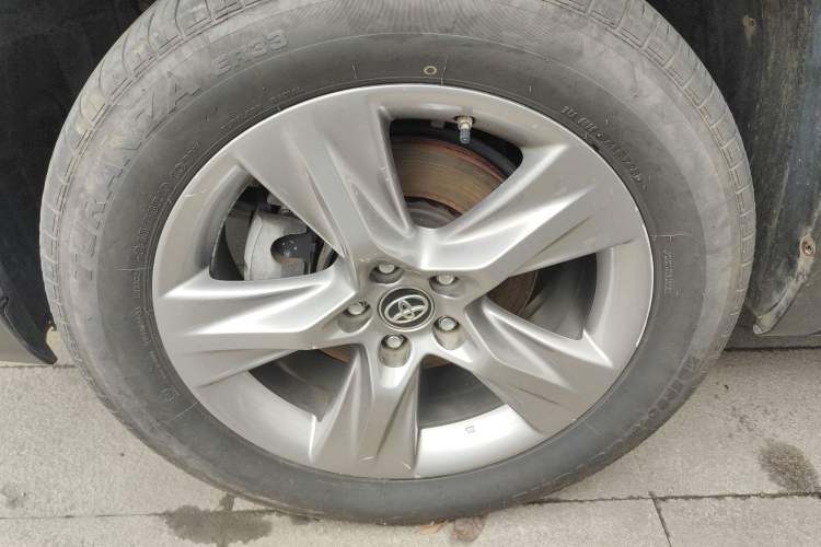 Used Toyota Highlander 2018 2.0T Four-Wheel Drive Prestige Version 7 Seats China V Emission Standard