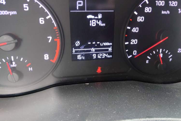 Used Hyundai Verna (new generation) 2016 1.4L Automatic Cool Edition GLS Odometer Close Up