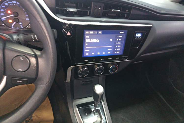 Used Toyota Corolla 2017 Revised Version 1.2T S-CVT GL-i Audio And AC Panel
