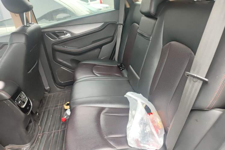 Used Baojun 560 2015 1.8L manual luxury version