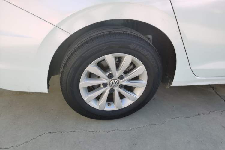Used Volkswagen Bora 2020 1.5L Automatic Fashion Edition Right Rear Wheel Hub